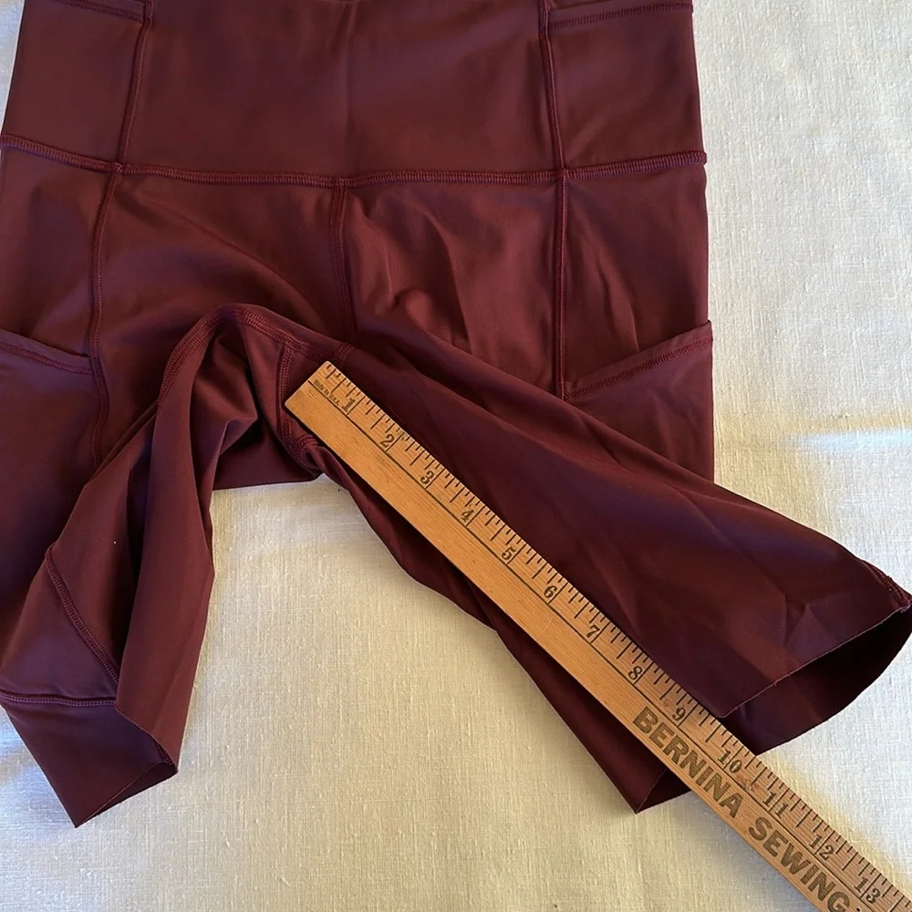 Lululemon Fast And Free Short 10" Cassis 6 - Picture 9 of 11